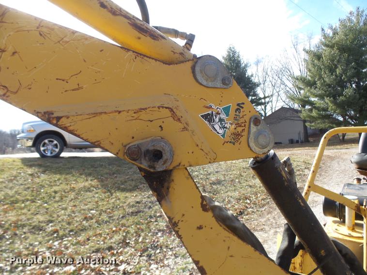 image for item L7214 1999 Vermeer LM42 vibratory plow