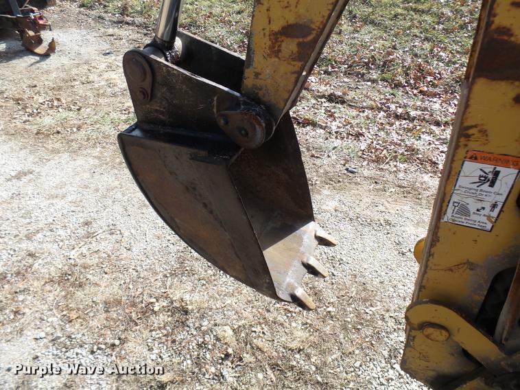 image for item L7214 1999 Vermeer LM42 vibratory plow