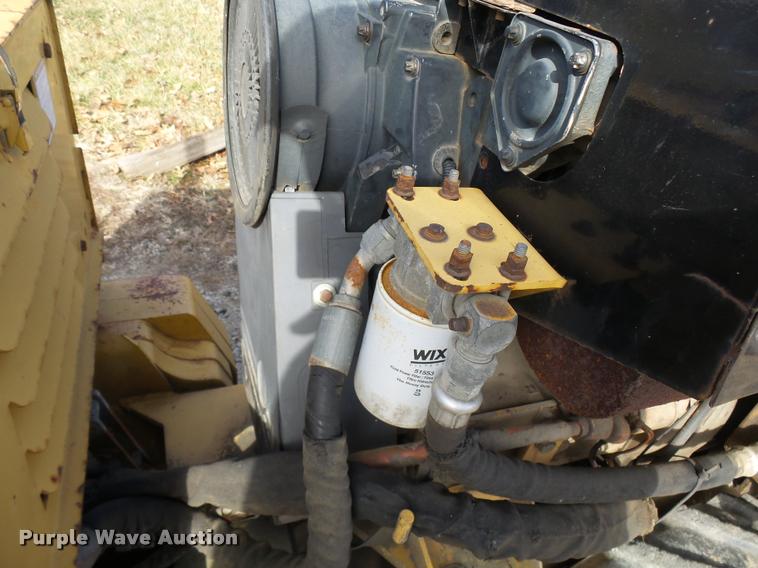 image for item L7214 1999 Vermeer LM42 vibratory plow