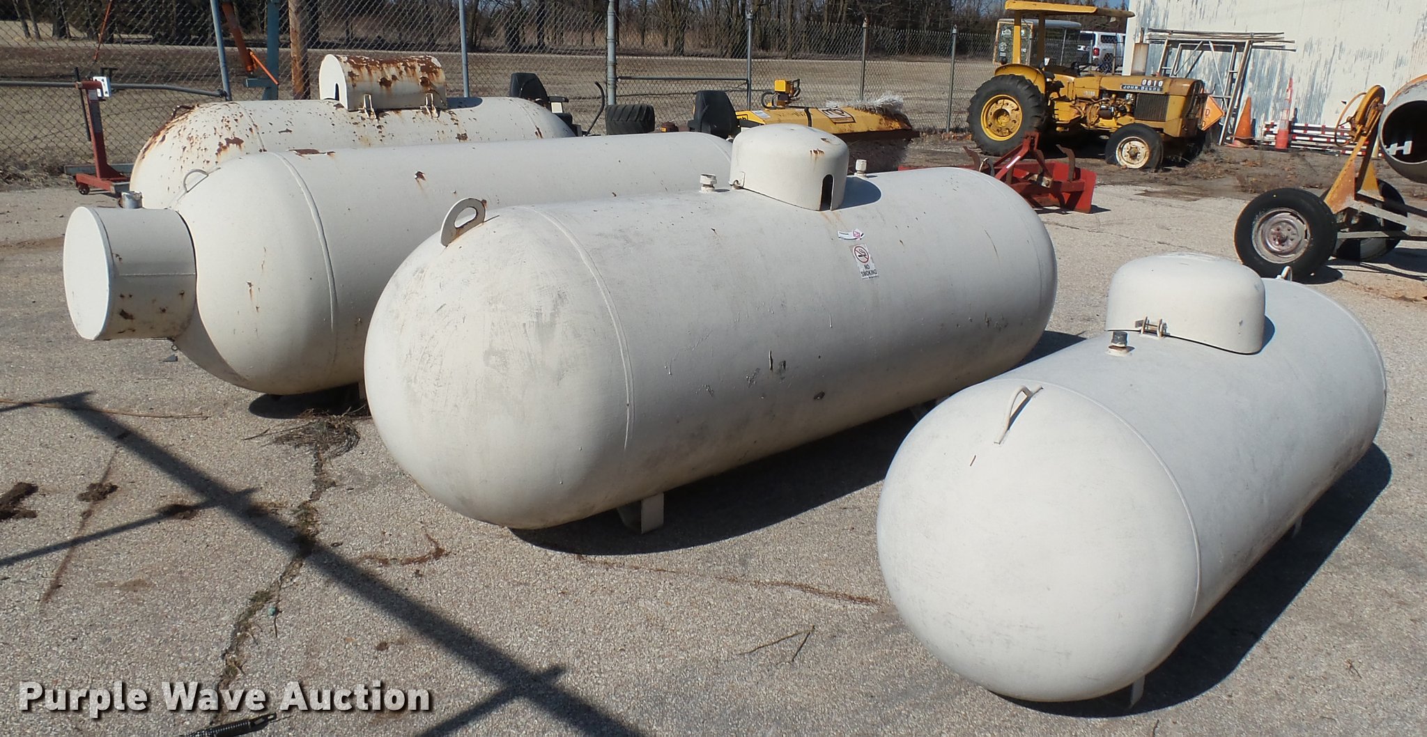 (4) propane tanks in Cheney, KS Item AT9560 sold Purple Wave