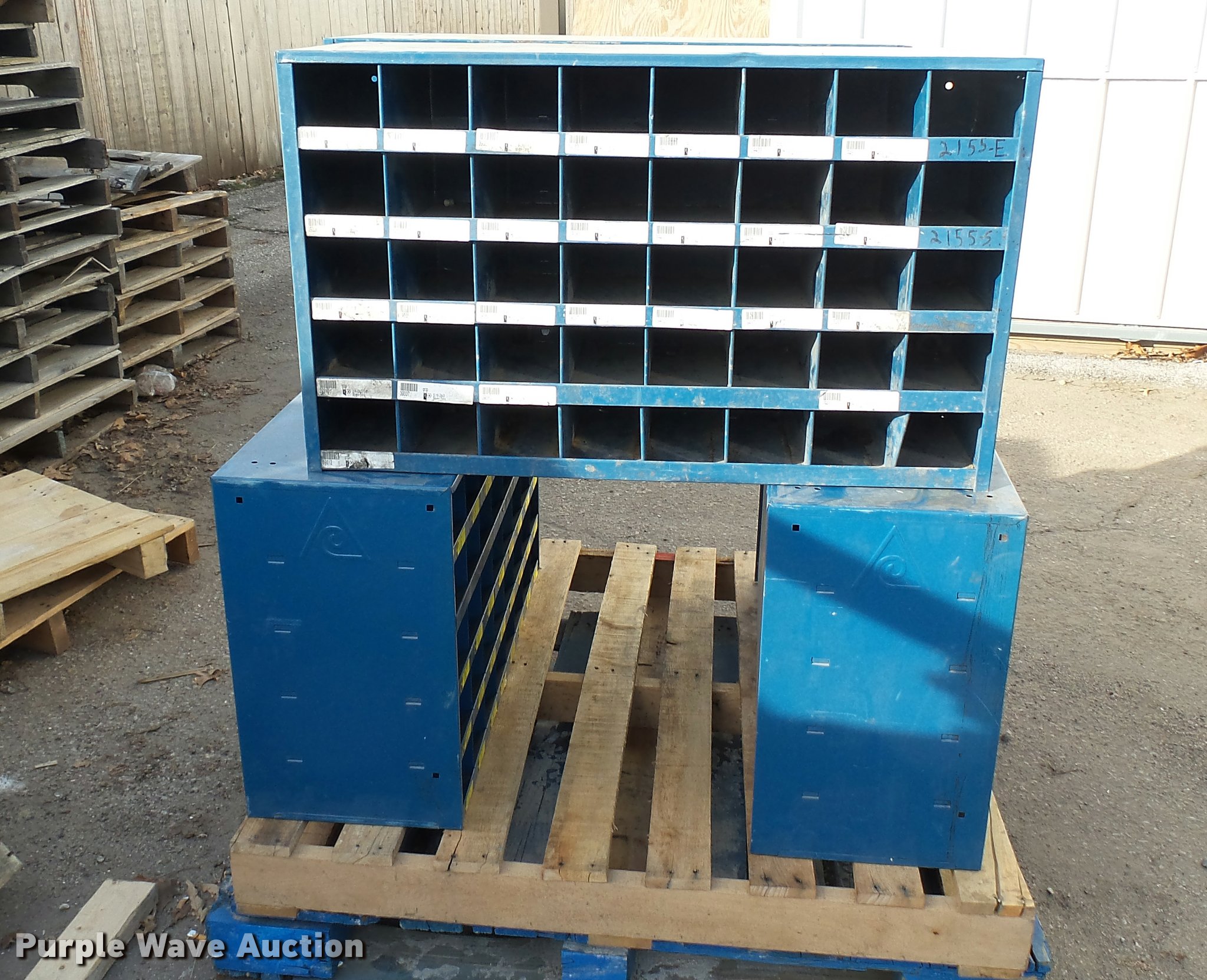 (4) bolt bins in Mulvane, KS Item AT9623 sold Purple Wave