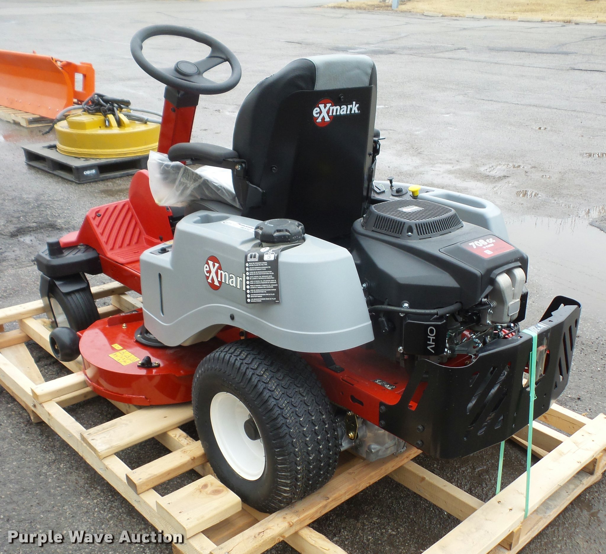 Exmark Quest ZTR lawn mower in Olathe, KS Item BW9704 sold Purple Wave