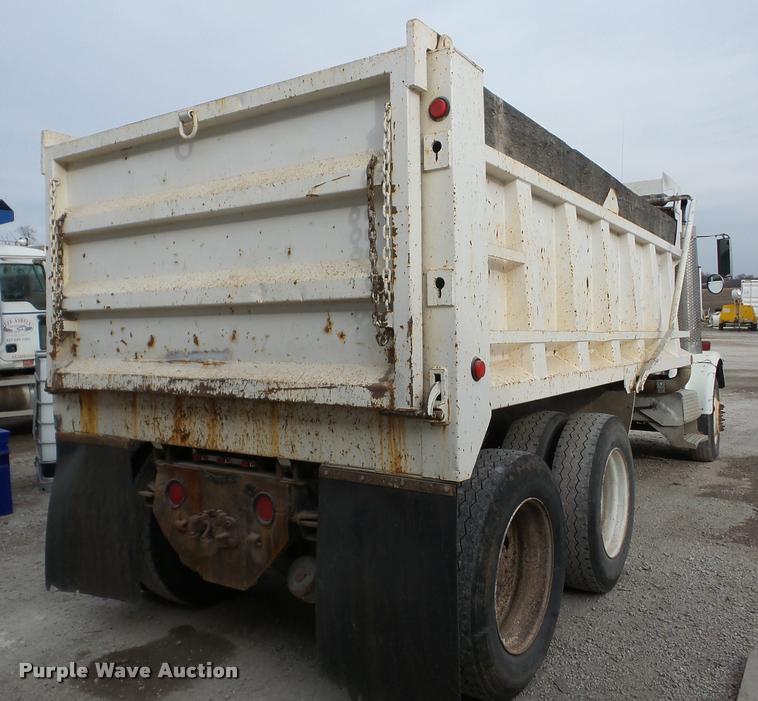 image for item AG9275 1988 Freightliner FC60 dump truck