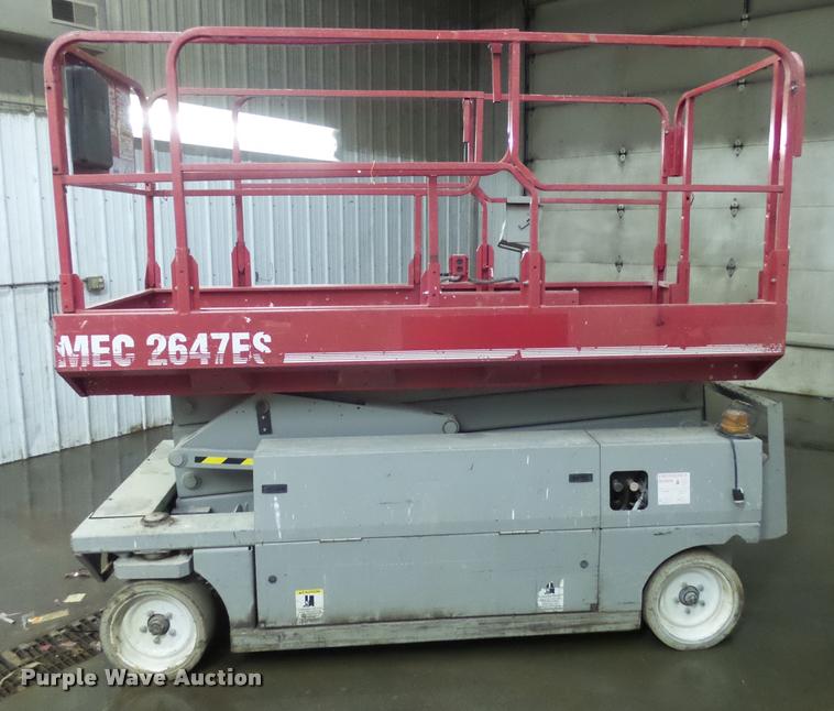image for item AL9012 2000 Mec 2647ES scissor lift