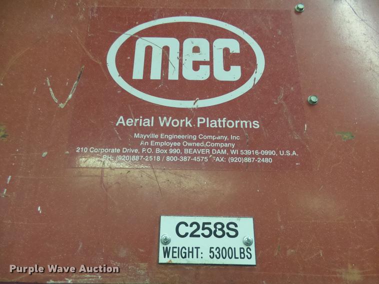 image for item AL9012 2000 Mec 2647ES scissor lift