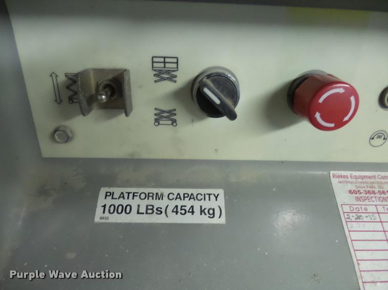 image for item AL9012 2000 Mec 2647ES scissor lift