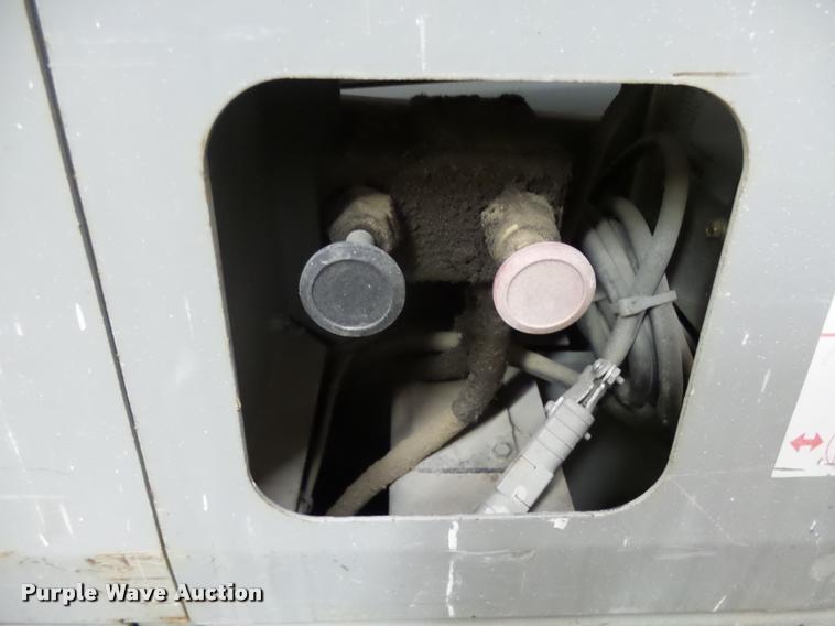 image for item AL9012 2000 Mec 2647ES scissor lift