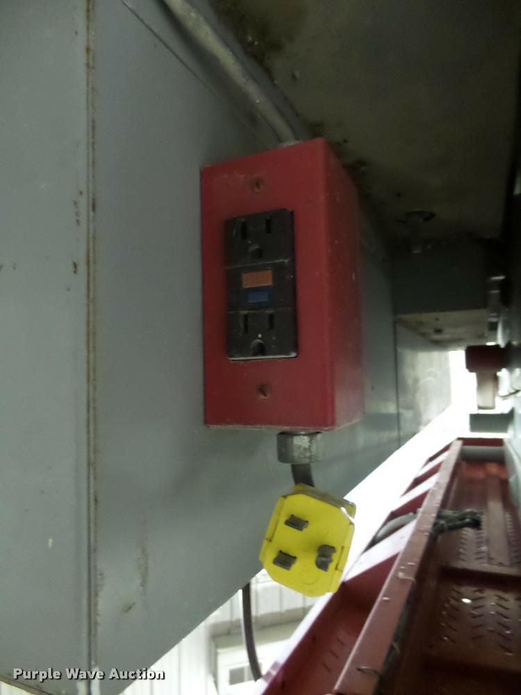 image for item AL9012 2000 Mec 2647ES scissor lift