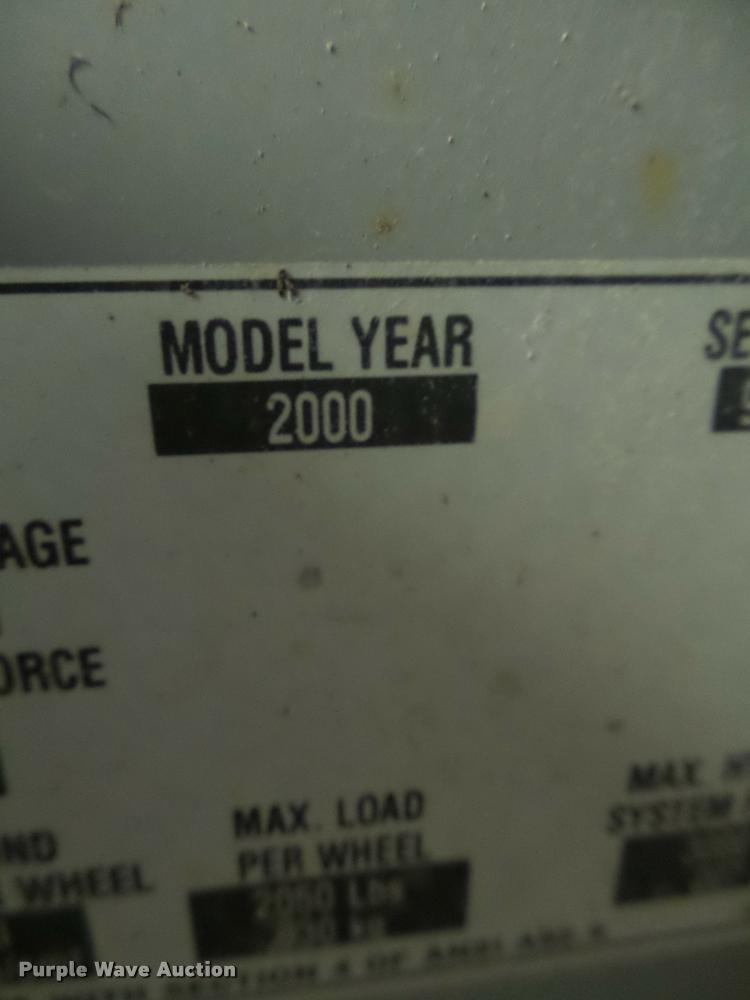 image for item AL9012 2000 Mec 2647ES scissor lift