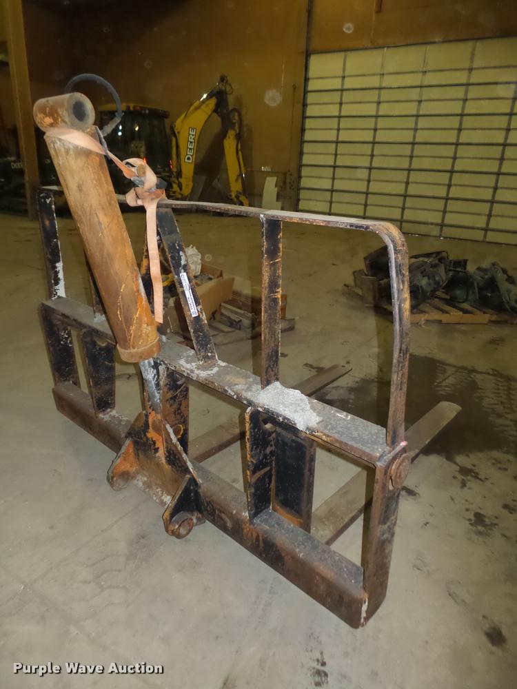 image for item AU9694 Lull forklift attachment