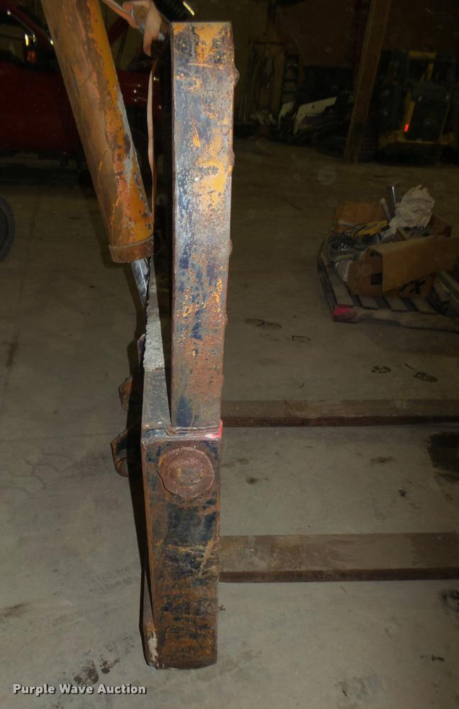 image for item AU9694 Lull forklift attachment