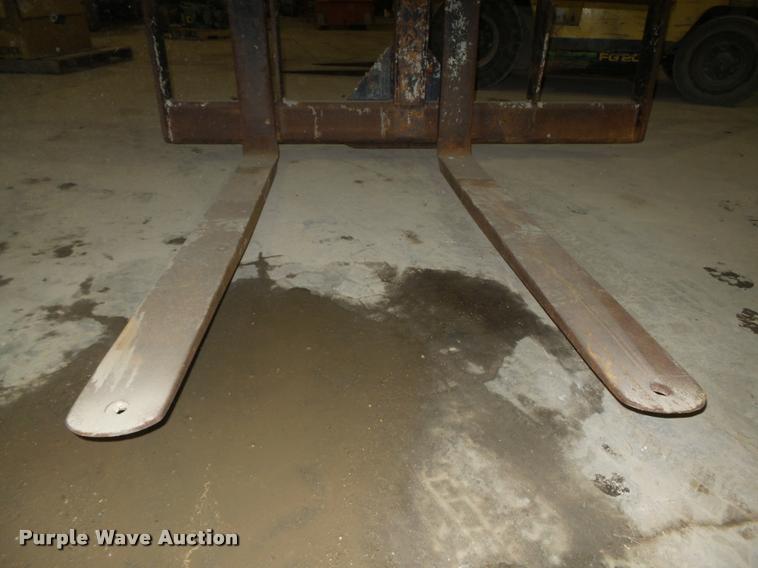 image for item AU9694 Lull forklift attachment