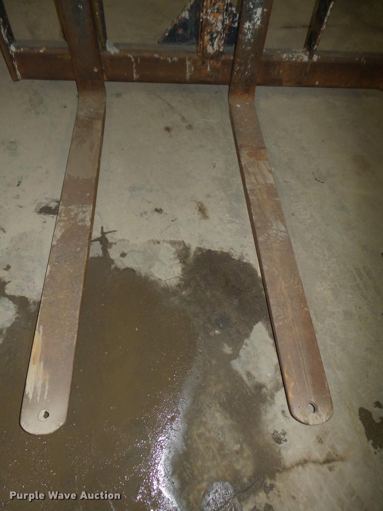 image for item AU9694 Lull forklift attachment