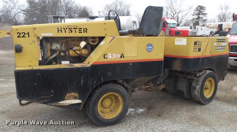 image for item BM9522 Hyster C530A pneumatic roller