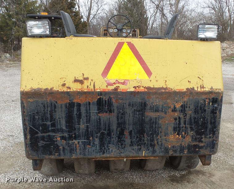 image for item BM9522 Hyster C530A pneumatic roller