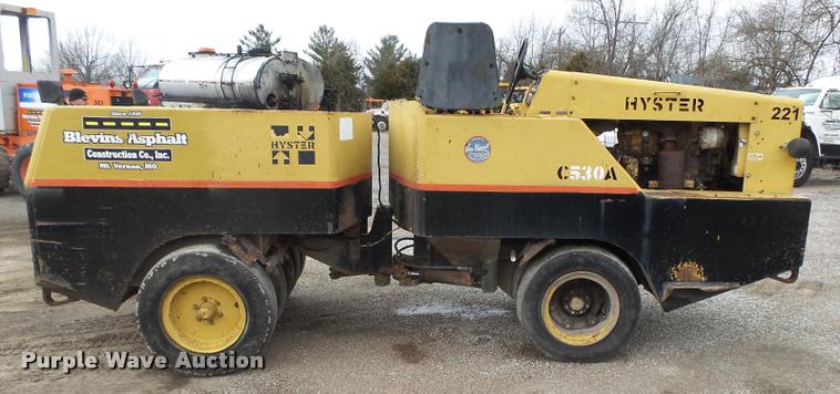 image for item BM9522 Hyster C530A pneumatic roller