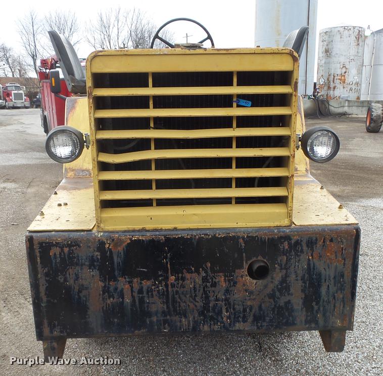 image for item BM9522 Hyster C530A pneumatic roller