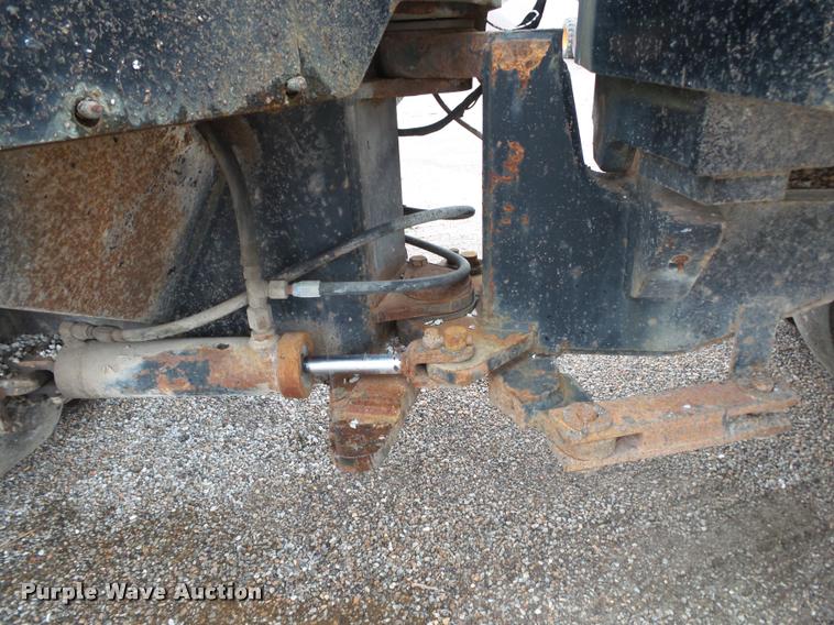 image for item BM9522 Hyster C530A pneumatic roller