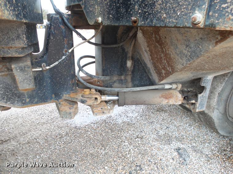 image for item BM9522 Hyster C530A pneumatic roller