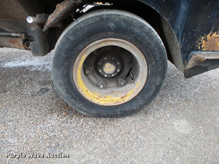 image for item BM9522 Hyster C530A pneumatic roller