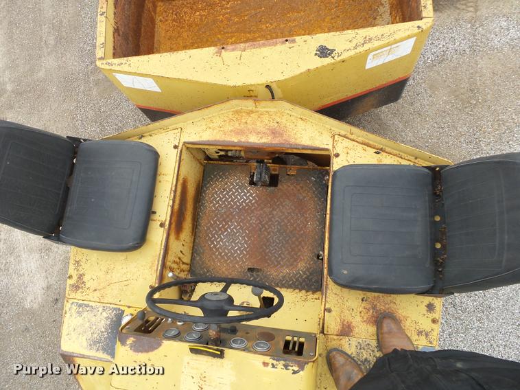 image for item BM9522 Hyster C530A pneumatic roller