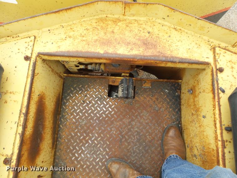 image for item BM9522 Hyster C530A pneumatic roller