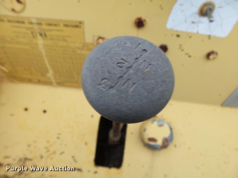 image for item BM9522 Hyster C530A pneumatic roller