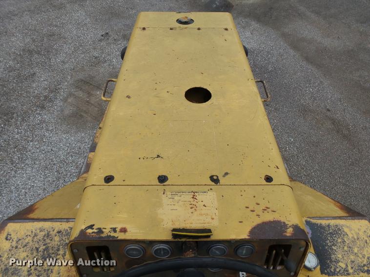 image for item BM9522 Hyster C530A pneumatic roller