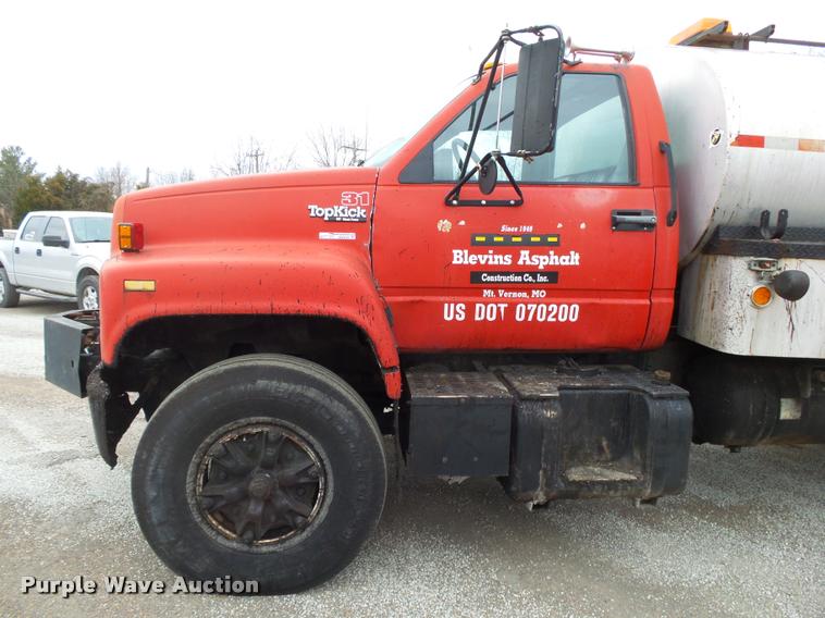 image for item BM9525 1991 GMC TopKick oil distributor truck