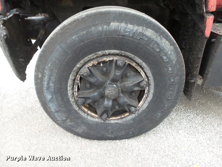 image for item BM9525 1991 GMC TopKick oil distributor truck