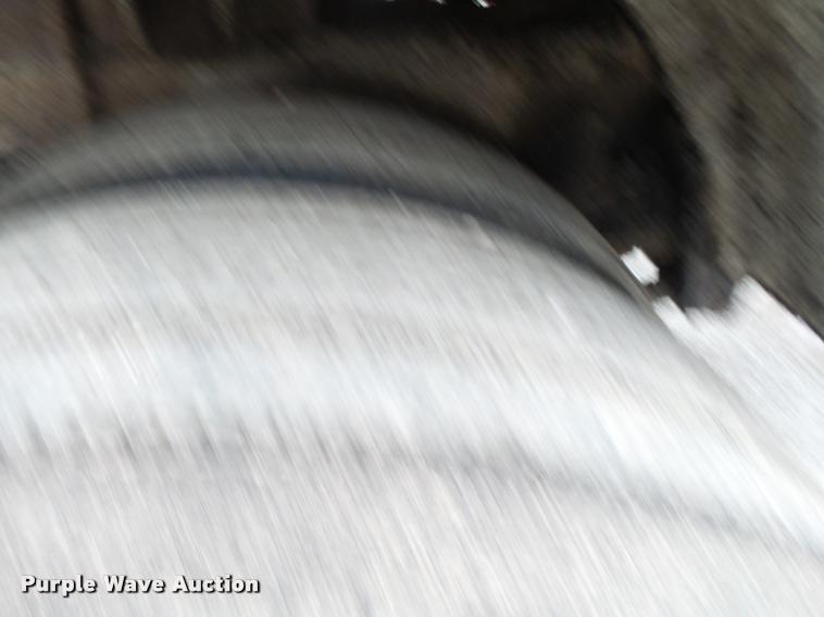 image for item BM9525 1991 GMC TopKick oil distributor truck