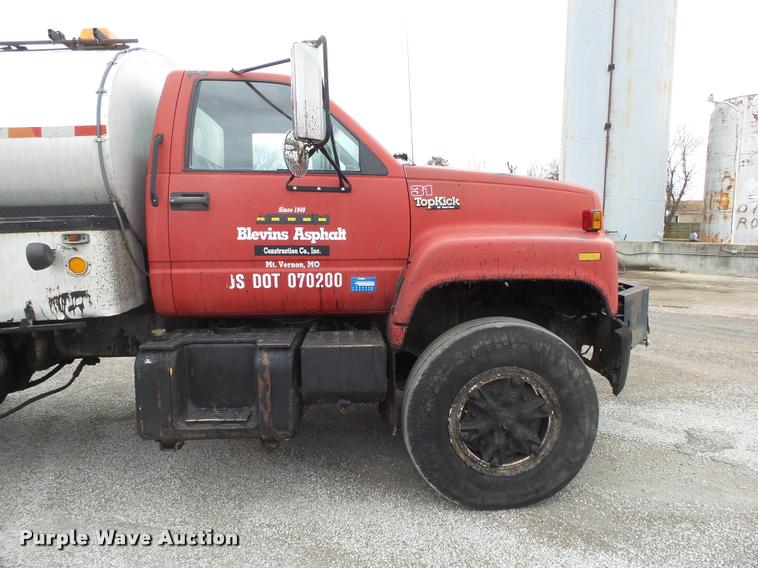 image for item BM9525 1991 GMC TopKick oil distributor truck