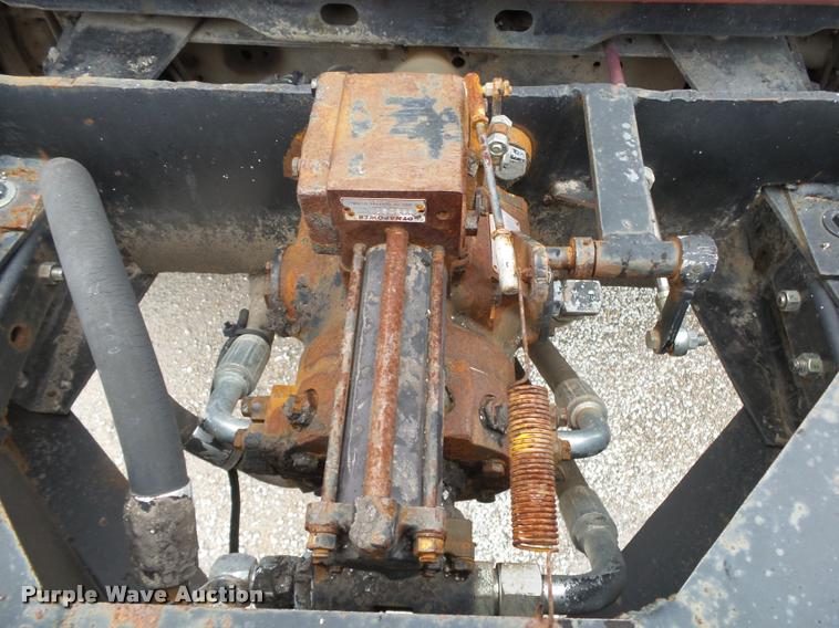 image for item BM9525 1991 GMC TopKick oil distributor truck