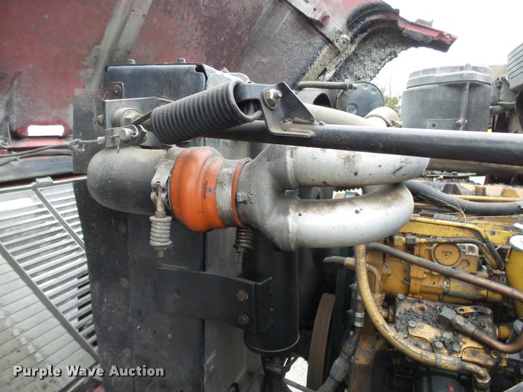 image for item BM9525 1991 GMC TopKick oil distributor truck