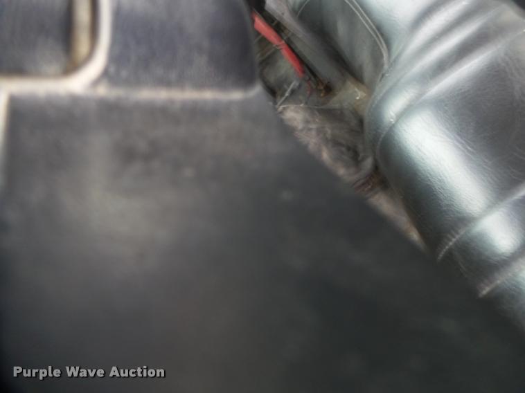 image for item BM9525 1991 GMC TopKick oil distributor truck