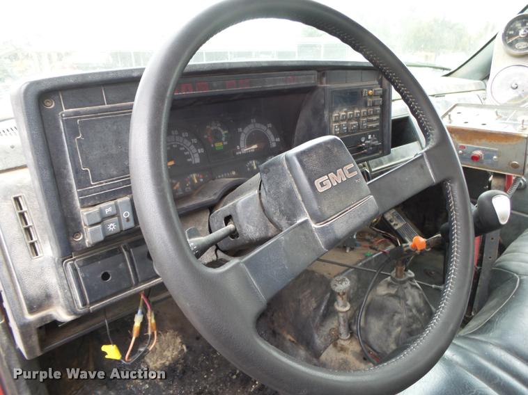 image for item BM9525 1991 GMC TopKick oil distributor truck