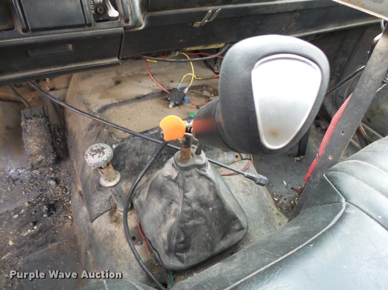 image for item BM9525 1991 GMC TopKick oil distributor truck