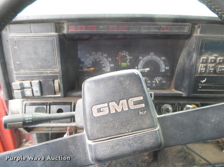 image for item BM9525 1991 GMC TopKick oil distributor truck