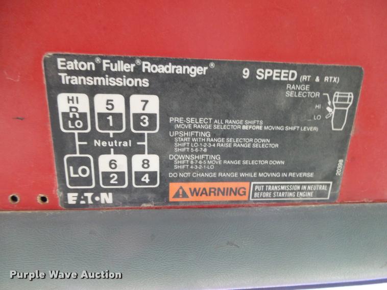 image for item BM9525 1991 GMC TopKick oil distributor truck