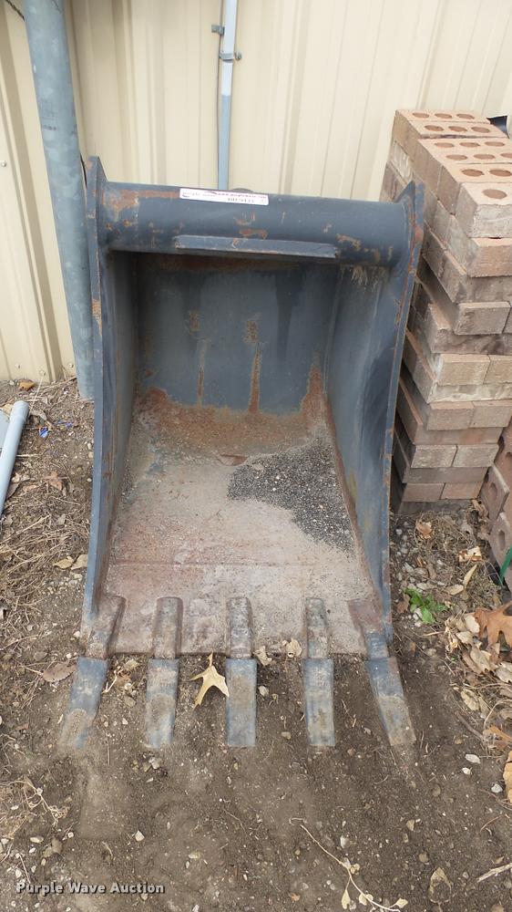 image for item BU9433 CP bucket