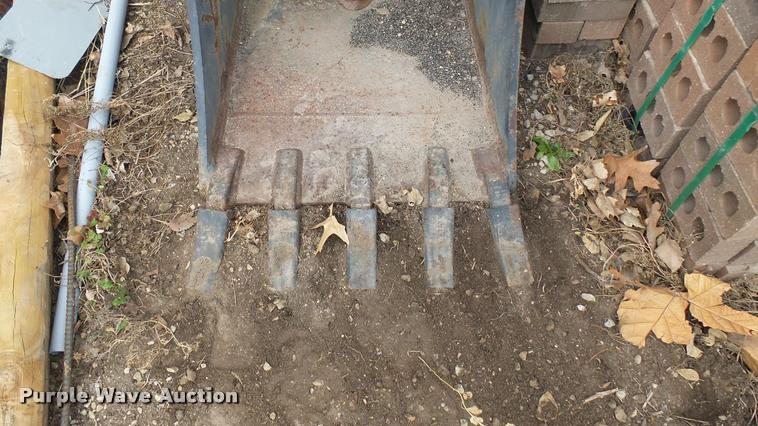 image for item BU9433 CP bucket