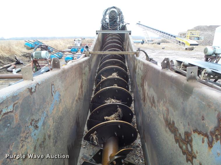 image for item CB9773 2007 Greystone 24X18WC55 coarse aggregate screw