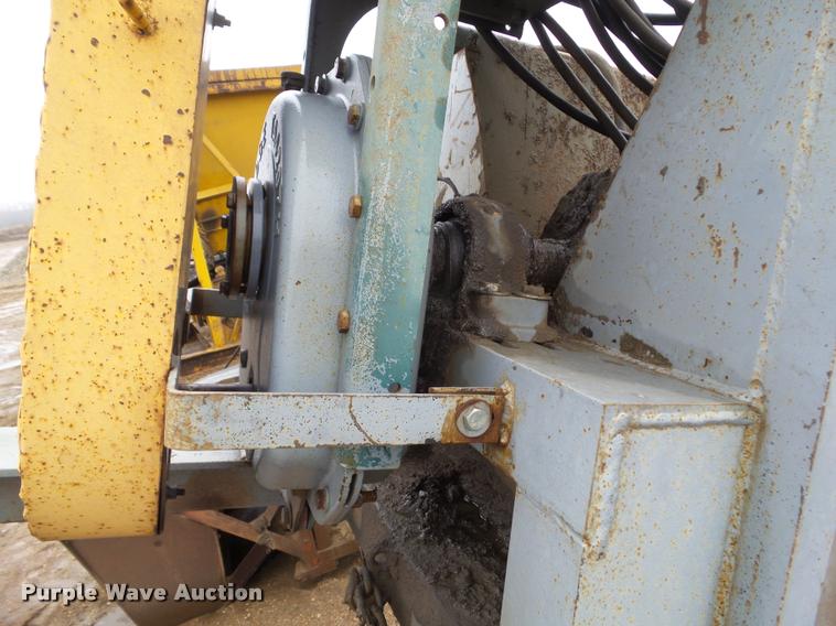 image for item CB9773 2007 Greystone 24X18WC55 coarse aggregate screw