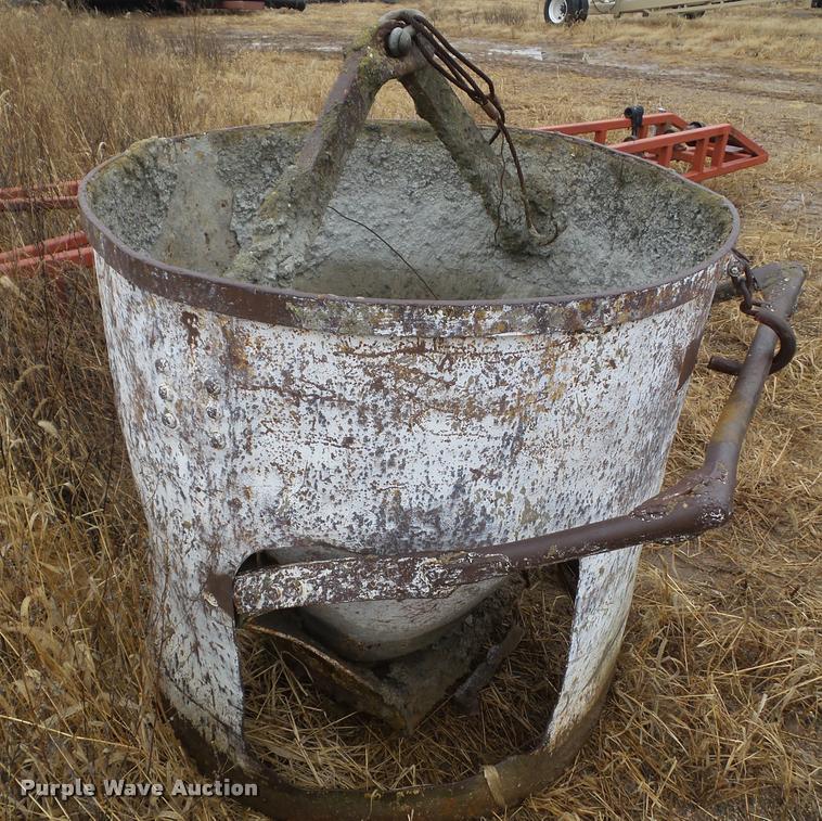 image for item CB9775 Concrete bucket
