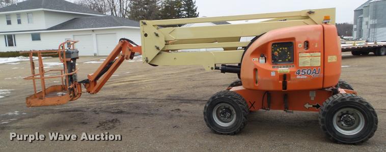 image for item CB9781 2002 JLG 450AJ SII boom lift