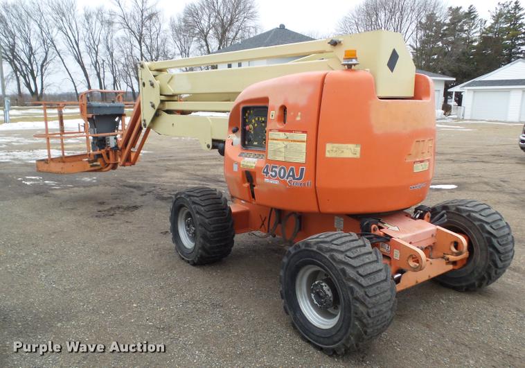 image for item CB9781 2002 JLG 450AJ SII boom lift