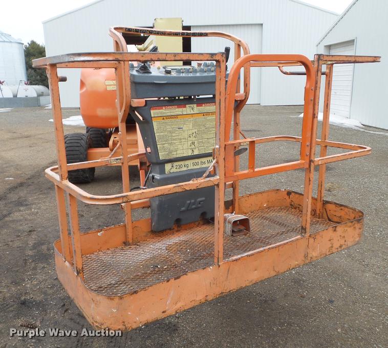 image for item CB9781 2002 JLG 450AJ SII boom lift