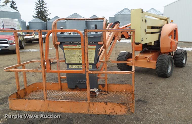 image for item CB9781 2002 JLG 450AJ SII boom lift