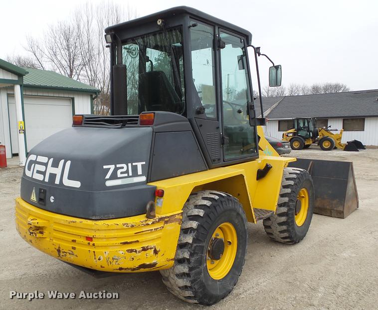 image for item CB9793 2003 Gehl 721T wheel loader