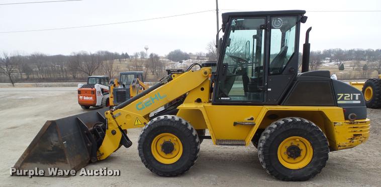 image for item CB9793 2003 Gehl 721T wheel loader